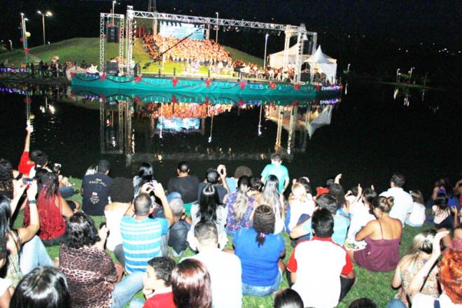 Resultado de imagem para Cantata de Natal leva centenas de pessoas ao Parque Ipanema