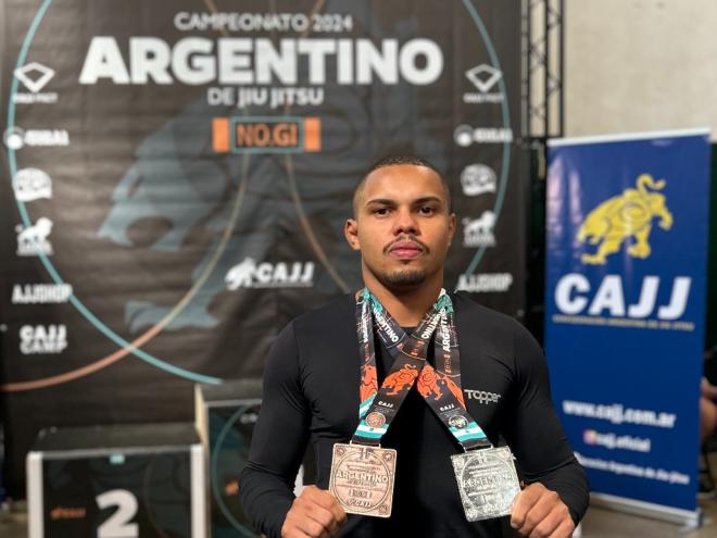 Jeff Henriquez conquistou as medalhas de prata e bronze