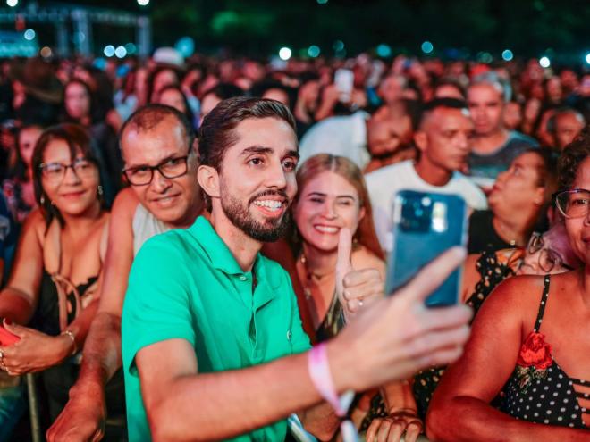 Gustavo Nunes: ''Realizamos parcerias com entidades como Sindcomércio e Sesc, que trouxeram o Minas ao Luar, para economia de recursos, e vemos esse grande público prestigiando esse lindo espetáculo''