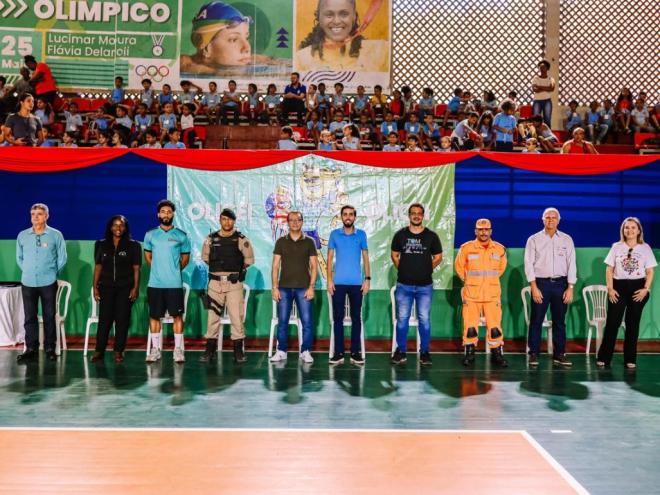Na cerimônia de abertura, que contou com a presença de inúmeras autoridades