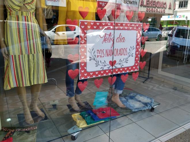 Expectativa é de boa movimentação nas ruas: vendas podem superar o Dia das Mães  