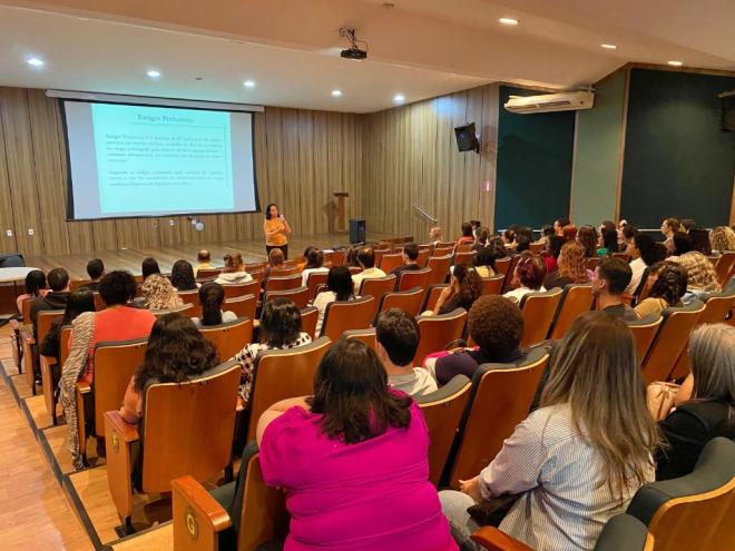 Dentre os novos efetivados, estão 100 oficiais administrativos aprovados em concurso homologado em 2018