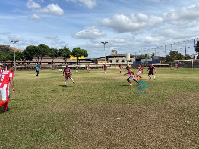 O jogo foi bastante disputado e recheado de gols 
