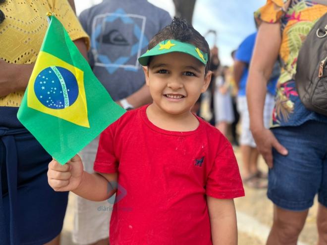 Apesar da pouca idade, Matheus sabia que estava no Parque Ipanema, para celebrar o país  