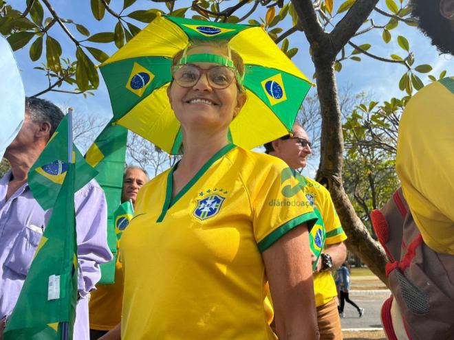 A moradora de Santana do Paraíso fez sucesso com o adereço na cabeça 