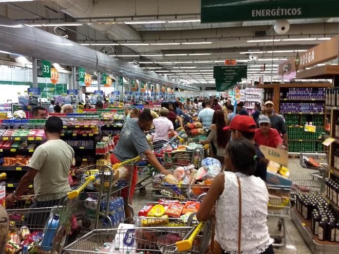 Uma das maiores influências sobre o resultado de junho foi a queda de 0,5% no setor de supermercados 