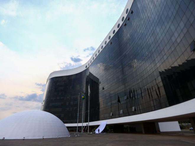 Urna inflável gigante será exposta antes de partidas de futebol