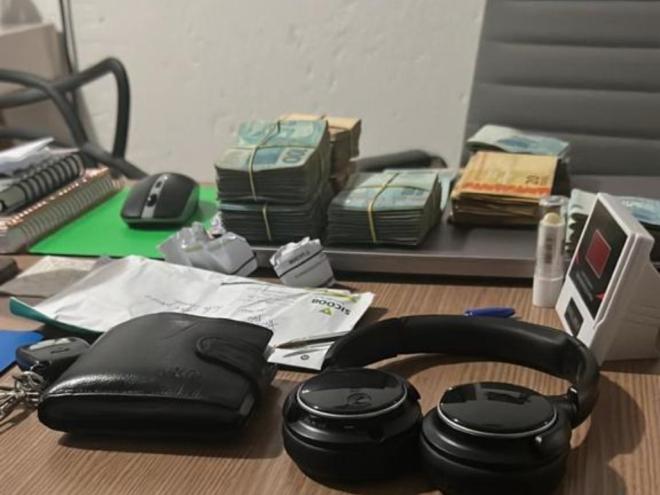 Segundo uma das vítimas, no escritório do estelionatário sempre havia muito dinheiro 