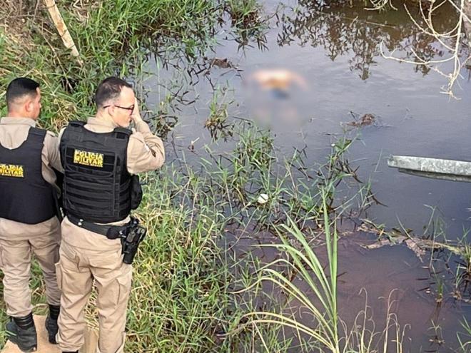 Corpo da mulher foi encontrado dentro de córrego à margem de rodovia em Pocrane; assassinos confessaram que mataram porque ela se juntou a traficante rival do bando 
