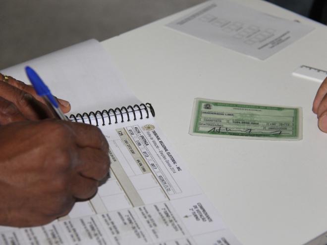 O primeiro turno das eleições ocorre neste domingo, das 8h às 17h  