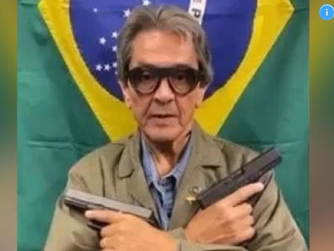 Roberto Jefferson confirmou os disparos, mas afirmou que não foram em direção aos agentes