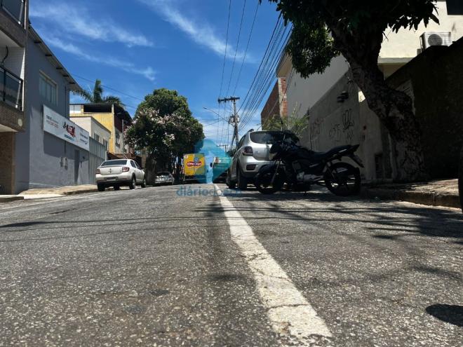 No dia 20 de setembro, a fiação de um prédio localizado na rua Caetés, no Iguaçu, foi furtada 