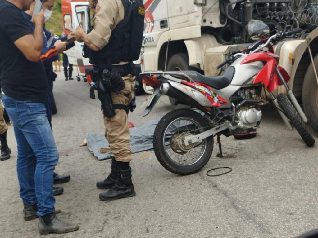 Motocicletas e desrespeito à natureza.