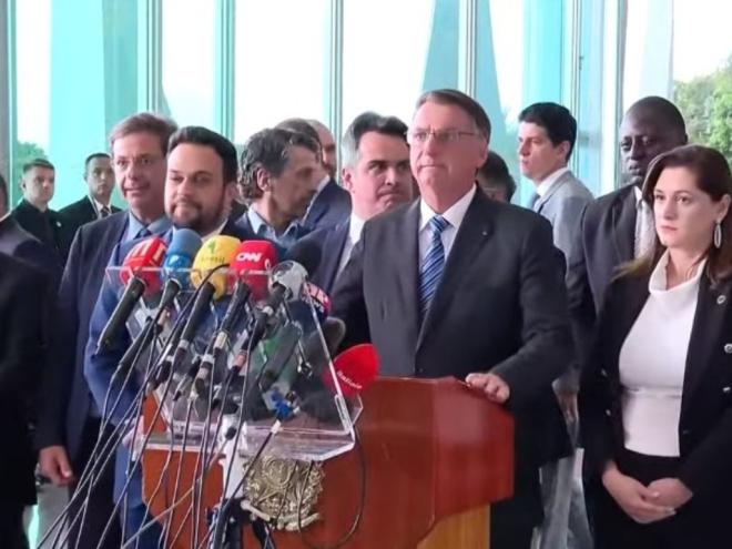 Pronunciamento Bolsonaro durou dois minutos e meio 