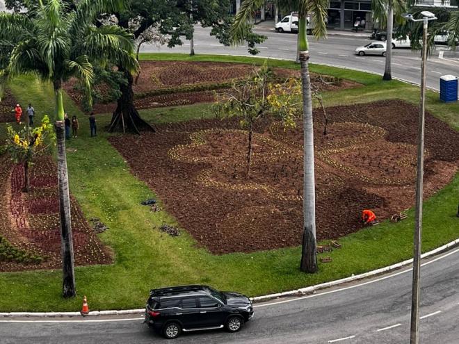 Município produz mais de 300 mil mudas que são utilizadas no paisagismo da cidade 