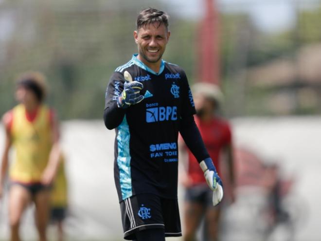 Diego Alves atuou em mais de duzentos jogos oficiais nos cinco anos de Flamengo