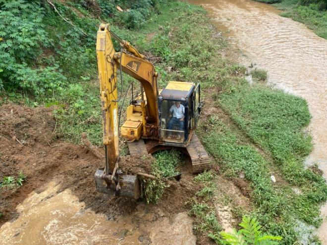 Ação objetiva especialmente garantir maior fluidez às águas no perímetro urbano, durante o período chuvoso