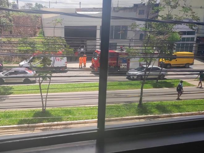 O corpo foi encontrado em um lote vago no começo da avenida Londrina 