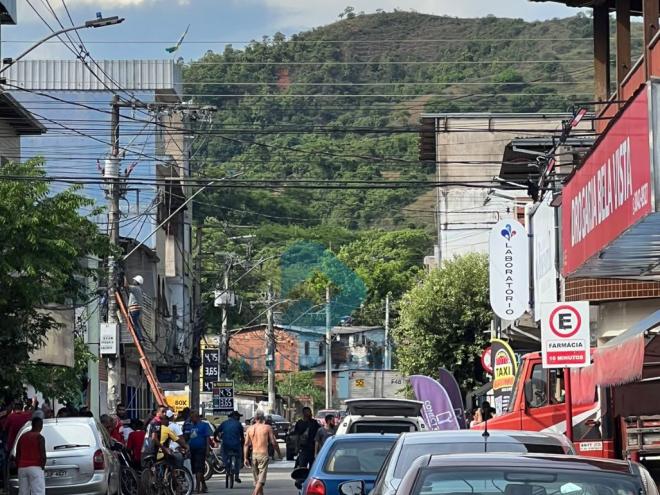Testemunhas informaram que adolescente foi assassinado com vários tiros, na rua Belo Horizonte 