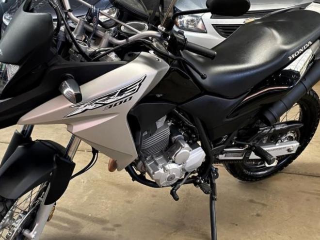 Dono da moto a pôs à venda por R$ 25 mil, mas anúncio foi clonado e republicado com o preço de R$ 17 mil 