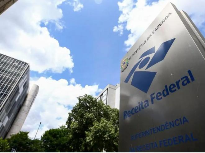 No caso do analista-tributário, a remuneração inicial prevista é de R$ 11.684,39. Para auditor-fiscal, o rendimento inicial é de R$ 21.029,09