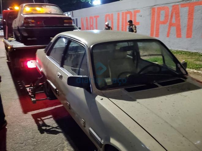Os veículos apreendidos foram encaminhados ao pátio credenciado pelo Detran