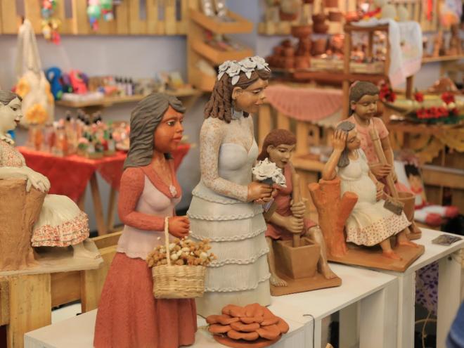 Mostra reúne representantes de 20 municípios: visibilidade e apoio ao artesanato regional