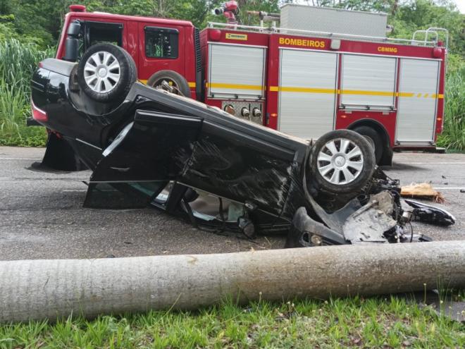 Motorista disse que ao desviar-se de buraco perdeu o controle do C4 Pallas