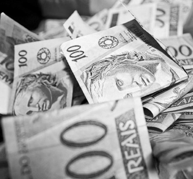Do total de 597 negociações, 162 trataram de reajustes e 141, de pisos salariais