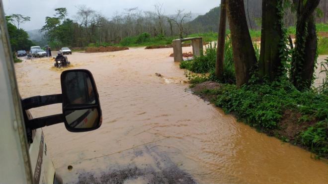 Situação da passagem por Baixa Verde, na manhã desta segunda-feira 