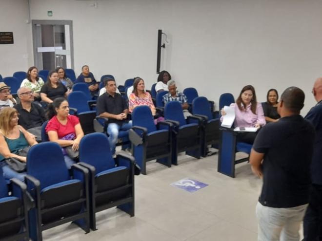A reunião contou com a presença de representantes de setores culturais e do poder público