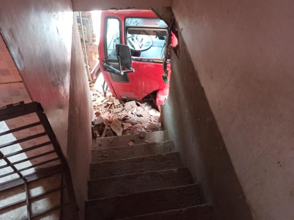 Apesar dos estragos nenhuma pessoa se feriu nesse acidente, no bairro Bela Vista, Timóteo 