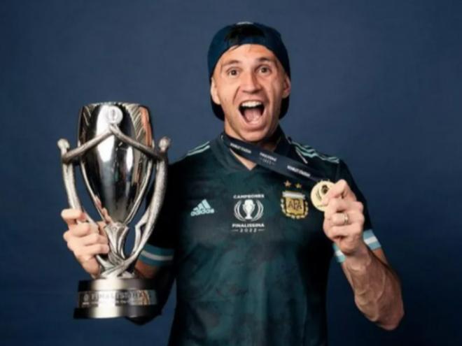 Defesa de Emiliano Martinez foi decisiva para a conquista do tri da Argentina