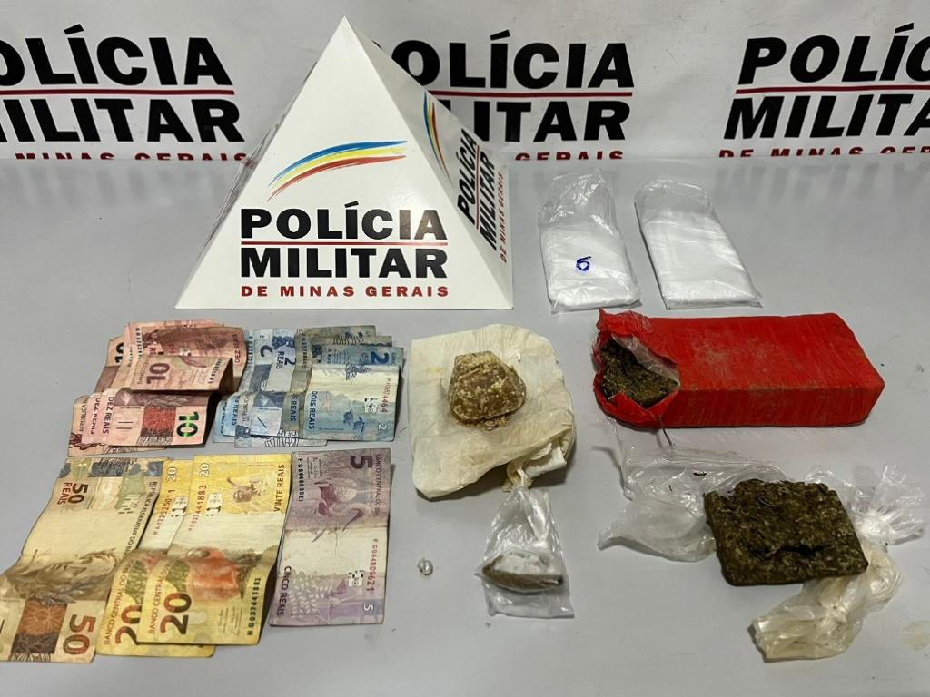 Seis pessoas foram detidas e esses materiais apreendidos na boca de fumo da rua Salmos 