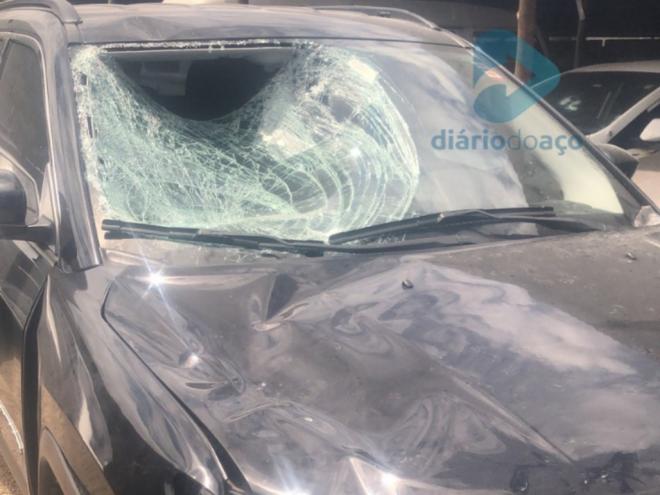 Carro envolvido no acidente estava escondido em um galpão e, com a apresentação e prisão do condutor, foi removido a um pátio no sábado 