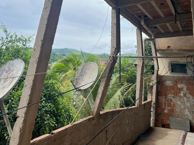Imóveis localizados no Bairro São Domingos foram desocupados neste domingo (8)