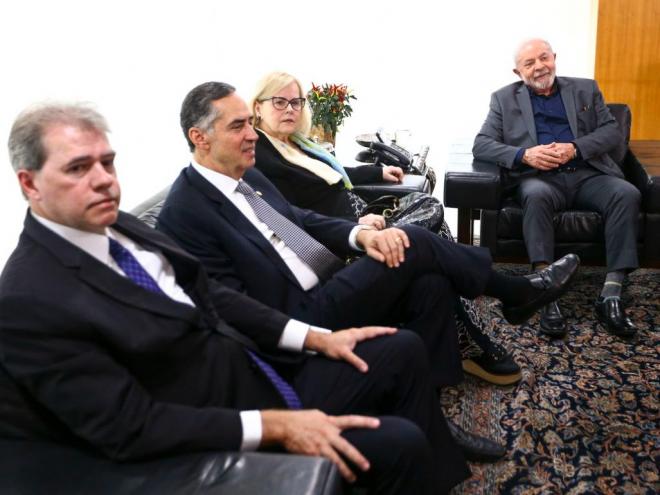 Os presidentes de Poder se reuniram no início da manhã desta segunda-feira (9)