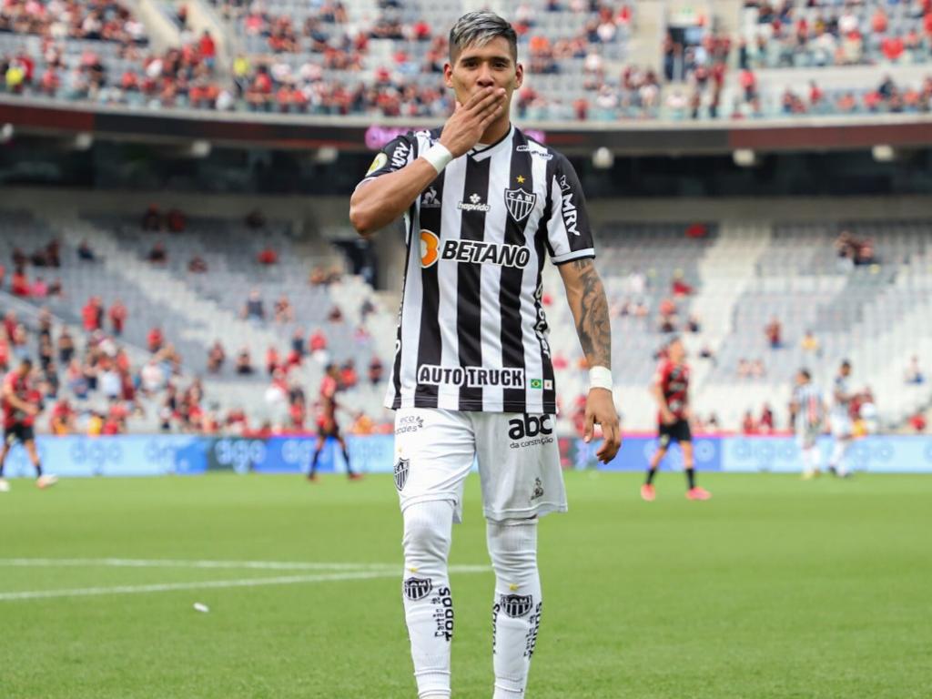 O meio-campista argentino já iniciou o tratamento na fisioterapia