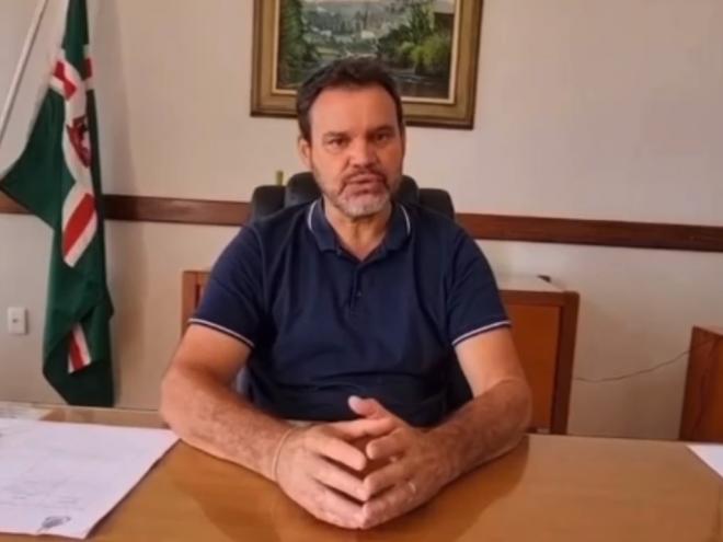 Fernando Rolla afirmou que há muitos problemas na cidade atualmente devido à chuva  