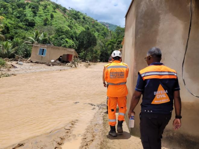 Residências sofreram danos com o volume de chuva e cheias dos ribeirões ao longo dos últimos dias  