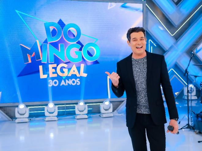 Celso Portiolli apresenta o programa comemorativo
