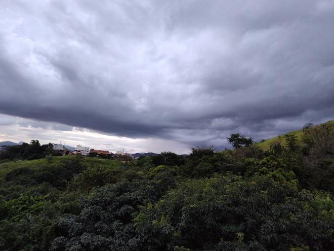 A semana tem sido marcada por chuva ininterrupta e a previsão é de sequência do tempo chuvoso 