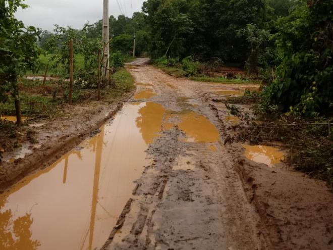 O período chuvoso tem sido de lama e barro naquela localidade