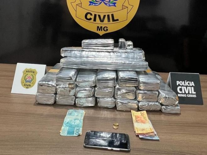 Adolescente foi ao Rio de Janeiro buscar os entorpecentes e, ao descer em Caratinga foi recebida pelo traficante
