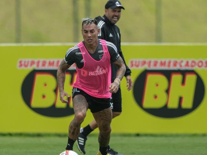 Sem Hulk, Vargas deve ganhar vaga no ataque ao lado de Paulinho