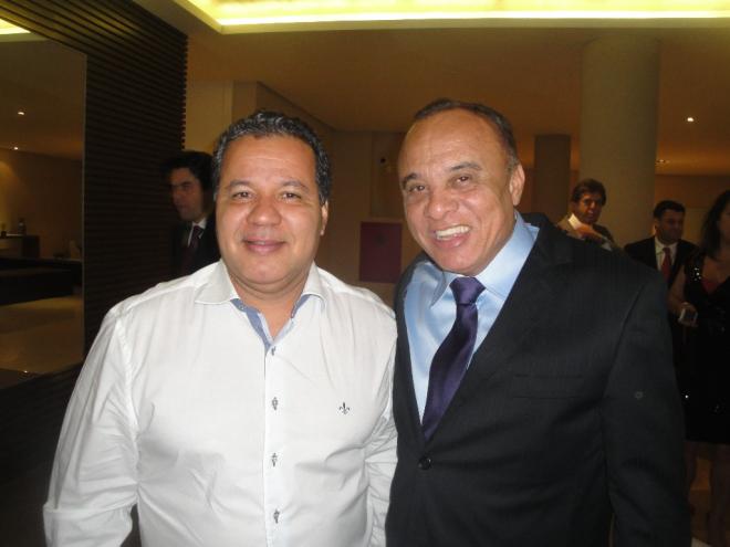 Amarildo ao lado de Valter Oliveira, diretor do Diário do Aço, de quem era amigo e vizinho