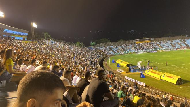 A torcida ipatinguense compareceu em peso ao estádio