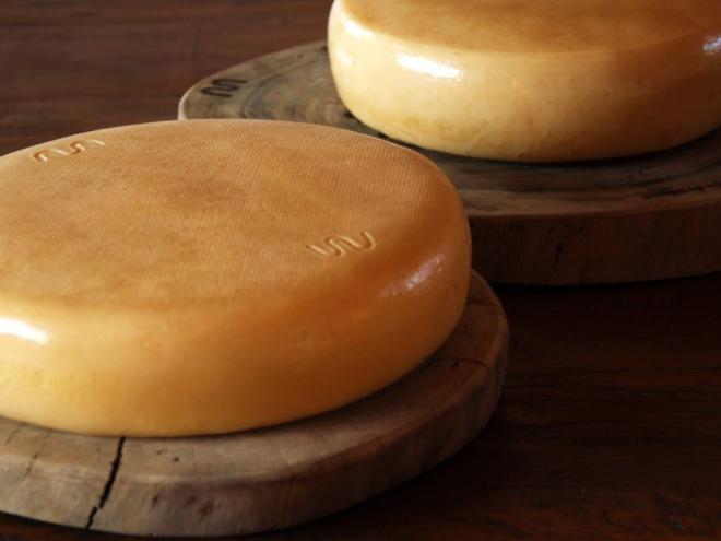 Destaque no guia gastronômico Taste Atlas pelo segundo ano consecutivo,  iguaria conocrreu com o italiano mozzarella e o suíço gruyère  