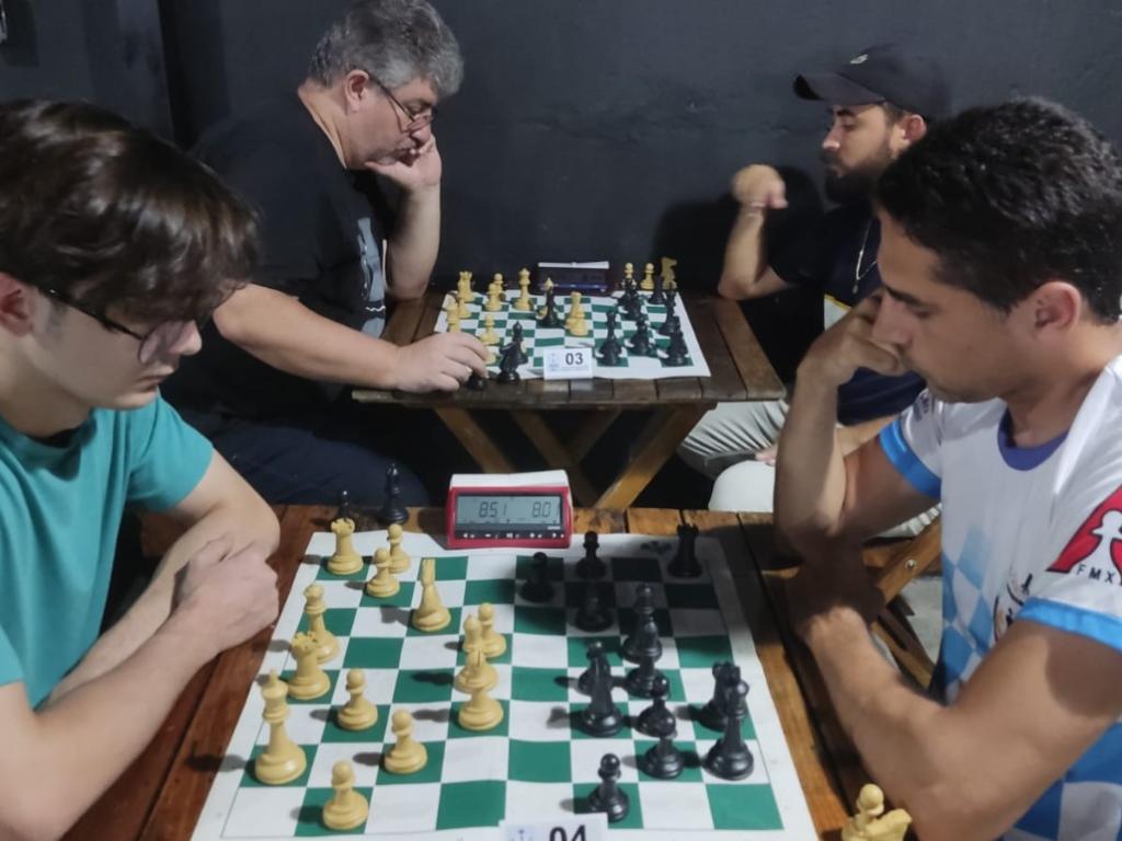 Clube de xadrez de Porto Alegre realiza torneio em homenagem a enxadrista  gaúcho com a presença de dois campeões brasileiros