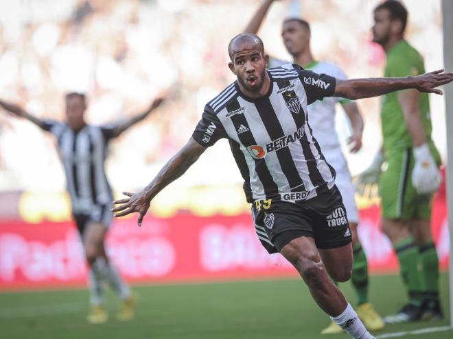 Patrick fez o gol alvinegro na partida, o primeiro dele vestindo a camisa do Galo